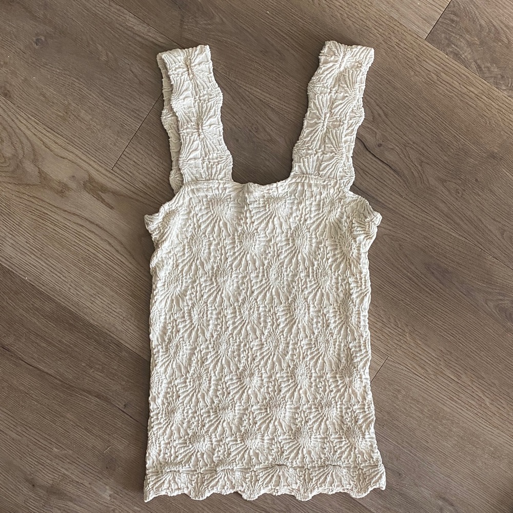 Textured Tank Top - Picture 3 of 4